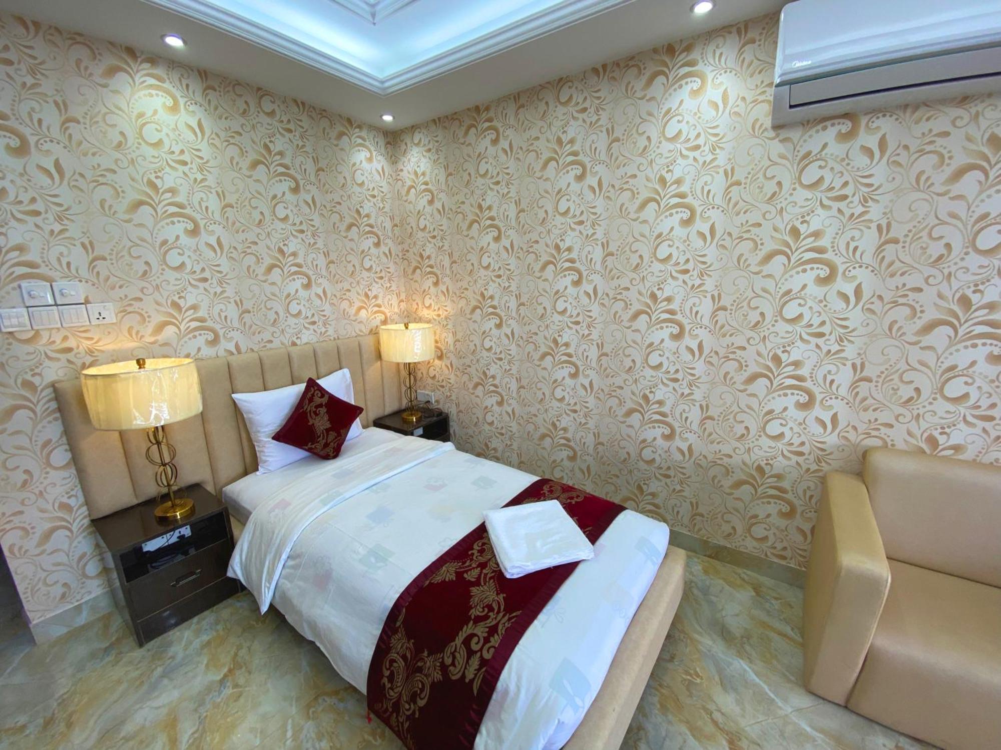 Hotel Valentino Noakhali Extérieur photo
