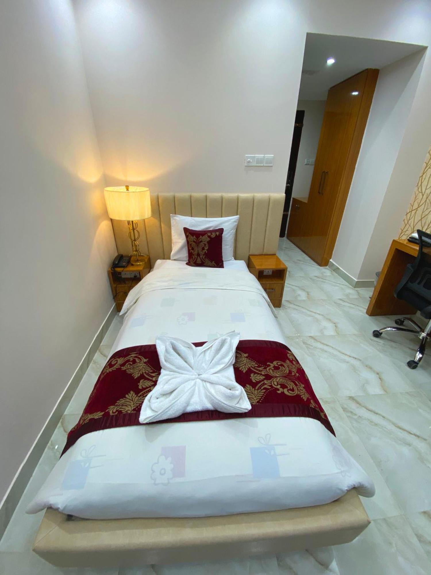 Hotel Valentino Noakhali Extérieur photo