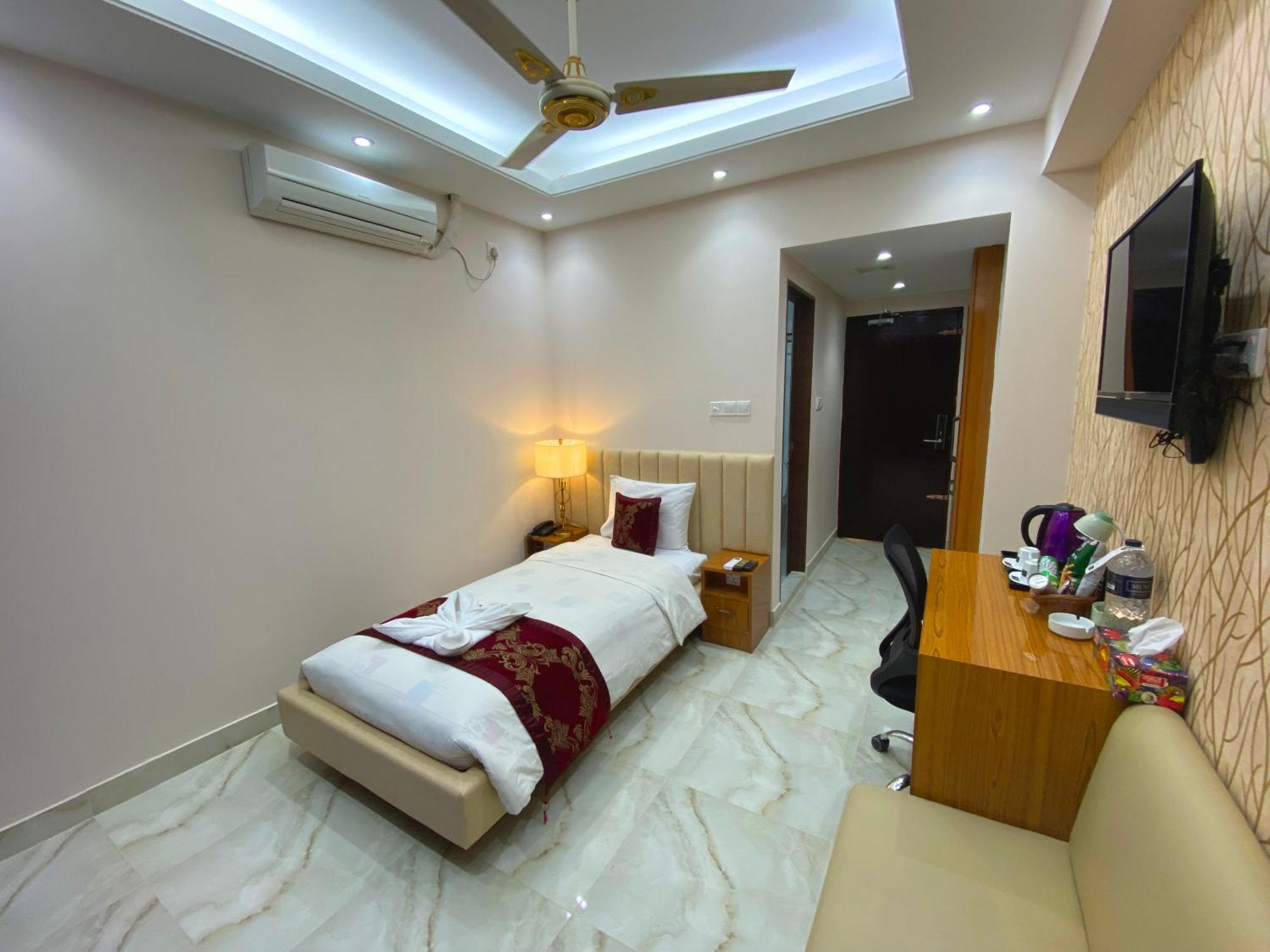 Hotel Valentino Noakhali Extérieur photo
